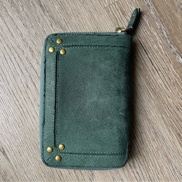 Jerome Dreyfus’s Green leather wallet - Picture 1 of 16